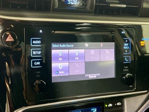 Used 2019 Toyota Corolla SE FWD image 27