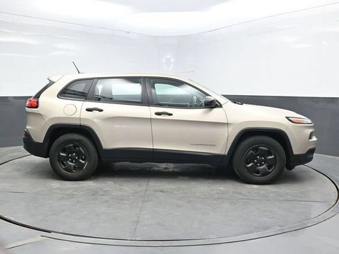 Used 2015 Jeep Cherokee Sport w/ Cold Weather Group AWD/4WD image 8