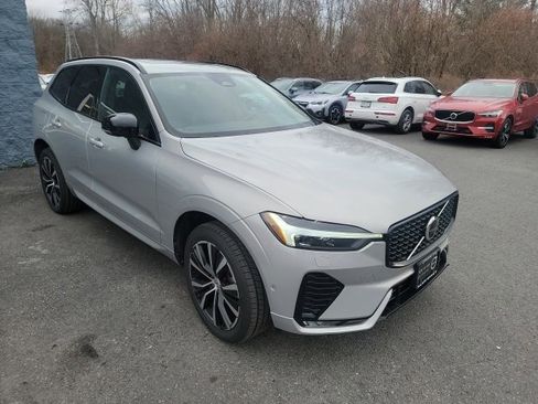 Certified 2024 Volvo XC60 B5 Plus w/ Climate Package image 5