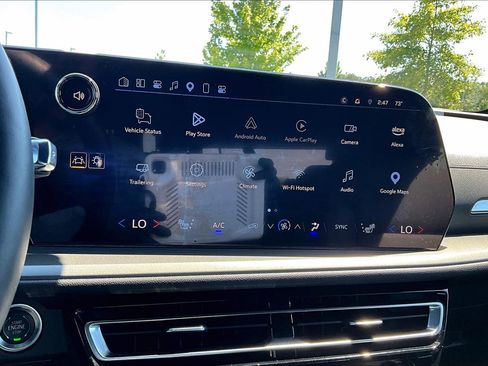 Used 2025 Chevrolet Traverse LT AWD/4WD image 15