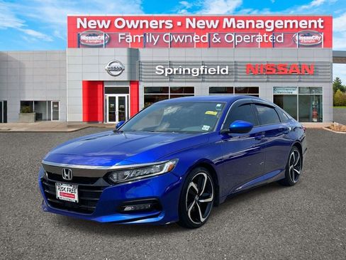 Used 2018 Honda Accord Sport image 2