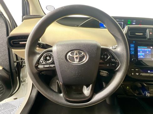 Used 2019 Toyota Prius LE image 17