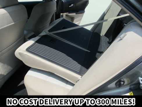Used 2012 Toyota Camry LE FWD image 11
