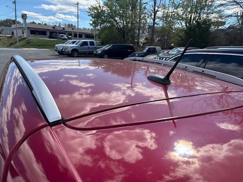 Used 2018 Nissan Rogue Sport SV w/ SV Technology Package image 19