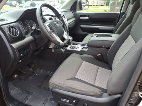 Used 2015 Toyota Tundra SR5 w/ TRD Off Road Package AWD/4WD image 11