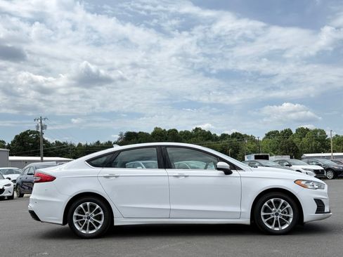 Used 2020 Ford Fusion SE FWD image 5