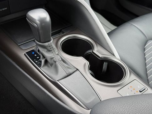 Used 2024 Toyota Camry SE image 22