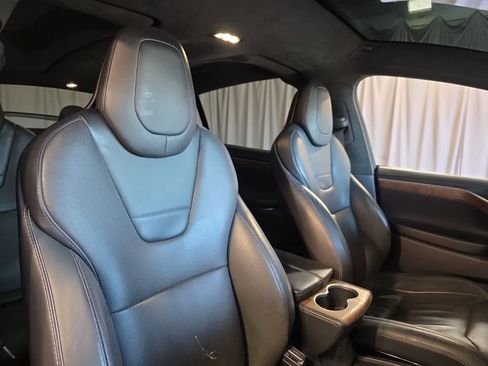 Used 2016 Tesla Model X 75D image 11