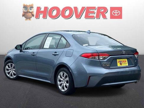 Used 2021 Toyota Corolla LE FWD image 3