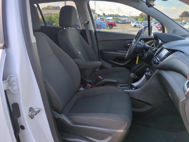 Used 2022 Chevrolet Trax LS w/ Tint and Cruise Package AWD/4WD image 20