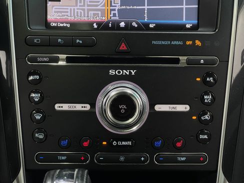 Used 2016 Ford Explorer Platinum image 25