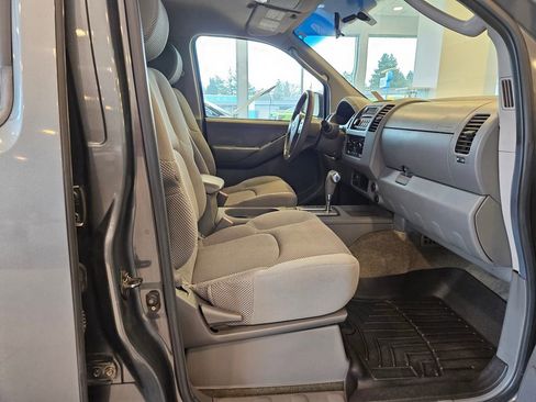 Used 2005 Nissan Frontier SE image 22