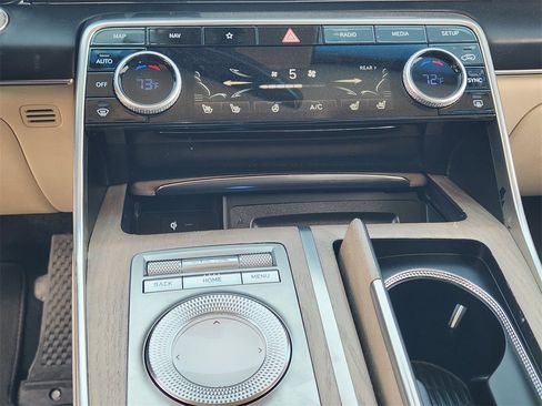 Used 2022 Genesis GV80 2.5T w/ Prestige Package 04 image 13