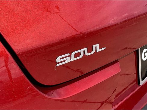 Used 2024 Kia Soul LX w/ Option Group 015 FWD image 10