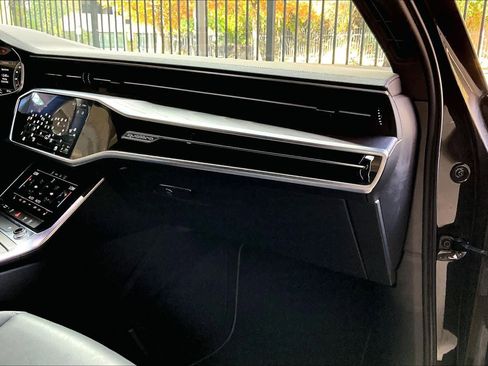 Used 2021 Audi A6 2.0T Premium w/ Convenience Package image 19