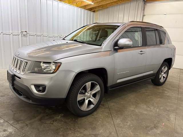 Used 2016 Jeep Compass High Altitude FWD image 3