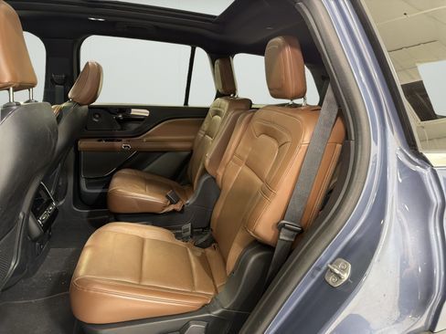 Used 2021 Lincoln Aviator Reserve w/ Equipment Group 201A RWD image 10