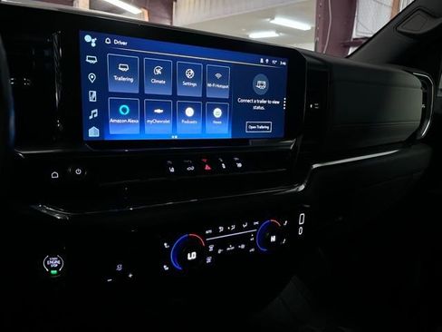 Used 2024 Chevrolet Silverado 2500 LTZ image 18