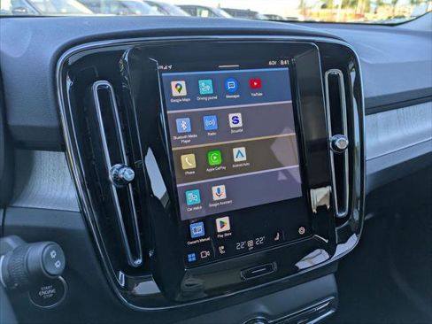 Used 2025 Volvo XC40 B5 Core w/ Protection Package Premier image 17