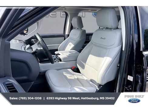 Certified 2025 Ford Expedition Platinum w/ Driver's Package AWD/4WD image 18