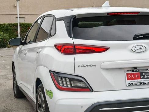 Used 2023 Hyundai Kona Limited w/ Cargo Package FWD image 6