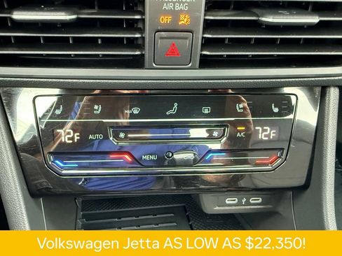 Used 2025 Volkswagen Jetta SEL FWD image 11