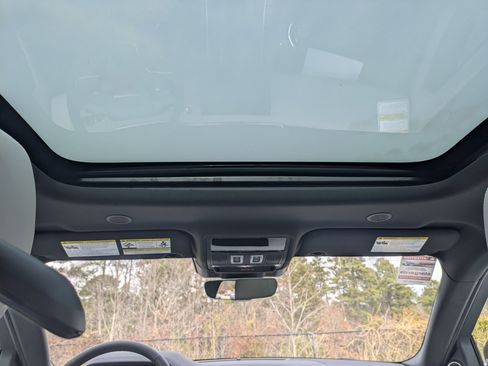 New 2026 Land Rover Range Rover Evoque S image 25