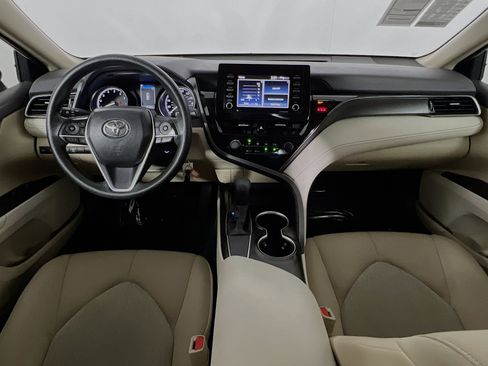 Used 2021 Toyota Camry LE image 29