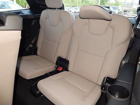 Certified 2025 Volvo XC90 T8 Plus w/ Protection Package Premier AWD/4WD image 13