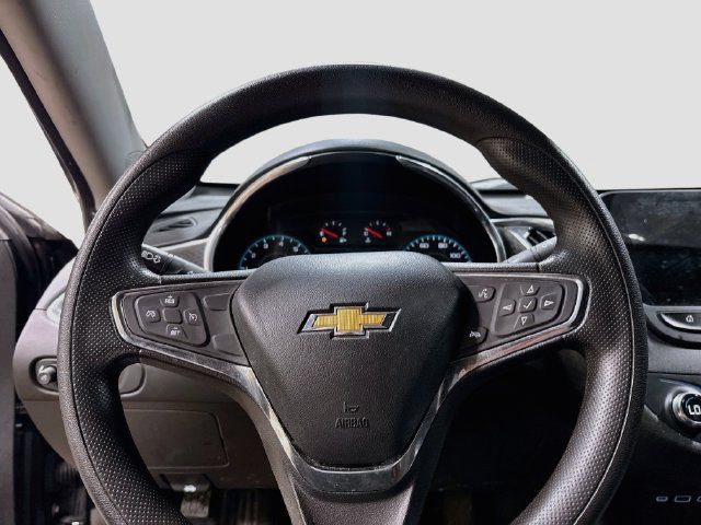 Used 2020 Chevrolet Malibu LT w/ Midnight Edition FWD image 12