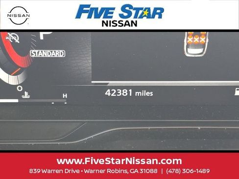 Used 2022 Nissan Pathfinder Platinum w/ Cargo Package FWD image 11