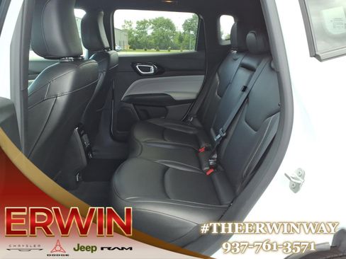 Certified 2025 Jeep Compass Limited AWD/4WD image 25