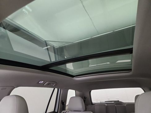 New 2026 Volkswagen Atlas SE FWD image 30