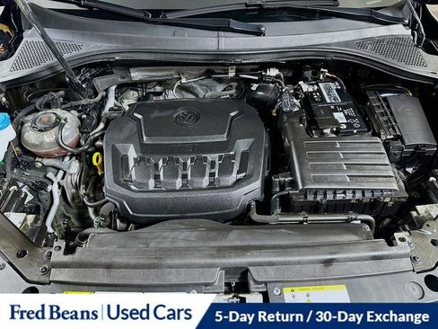 Used 2022 Volkswagen Tiguan SE w/ Panoramic Sunroof Package image 31