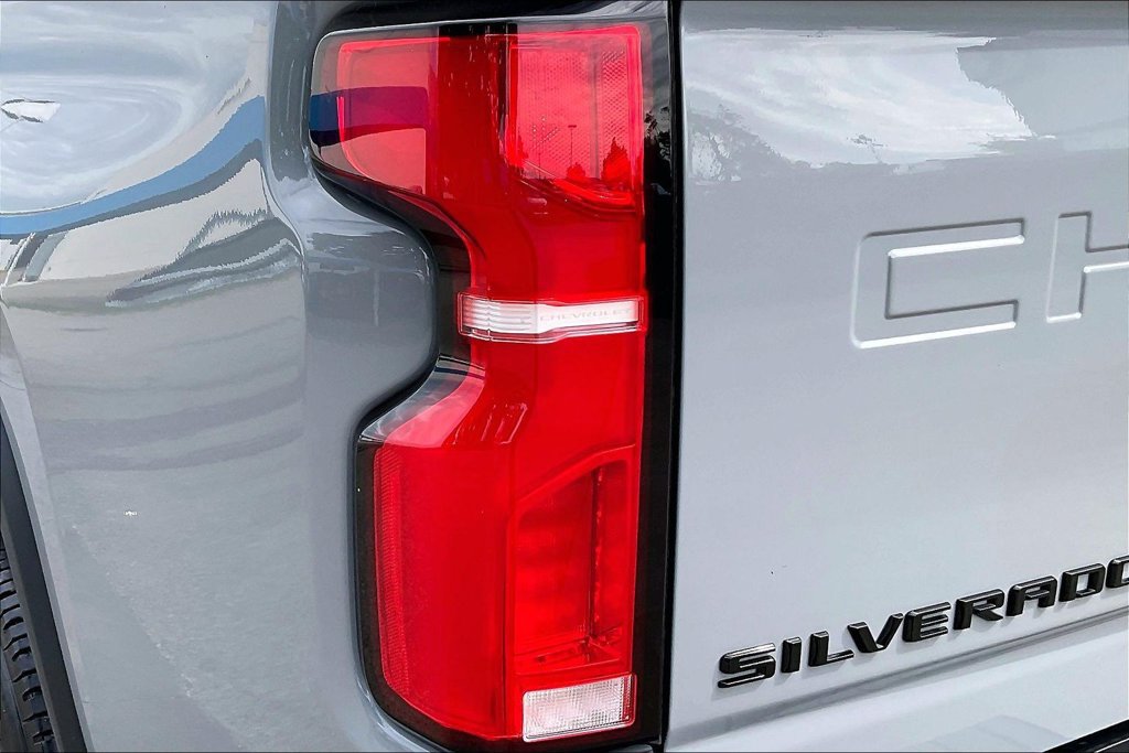 Used 2024 Chevrolet Silverado 2500 LTZ w/ LTZ Plus Package AWD/4WD image 29