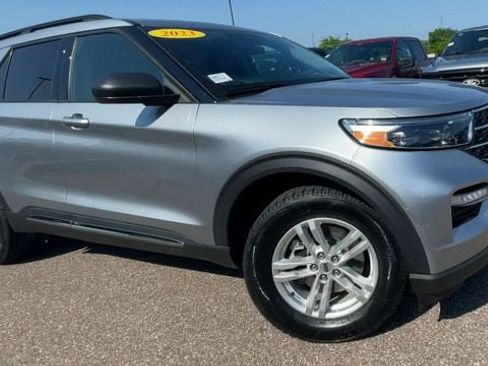 Used 2023 Ford Explorer XLT w/ Equipment Group 202A AWD/4WD image 8
