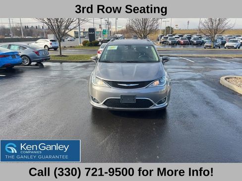 Used 2018 Chrysler Pacifica Touring-L image 4