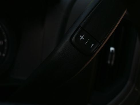 Used 2020 GMC Sierra 1500 4x4 Crew Cab w/ Sierra Value Package image 11