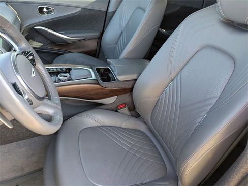 Used 2021 Aston Martin DBX Base image 5