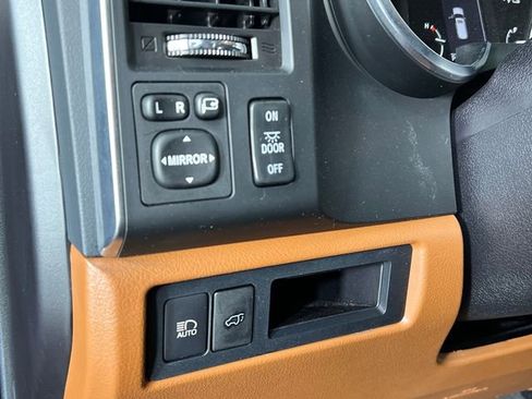 Used 2021 Toyota Sequoia Platinum image 24