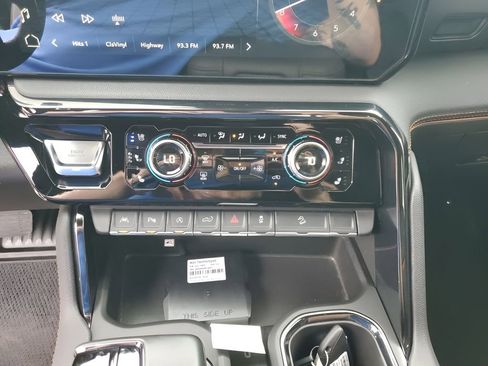 Used 2024 GMC Sierra 1500 AT4 w/ AT4 Premium Package image 41