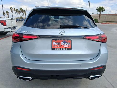 New 2026 Mercedes-Benz GLC 300 image 8