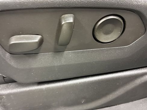 Used 2022 Chevrolet Tahoe High Country image 13