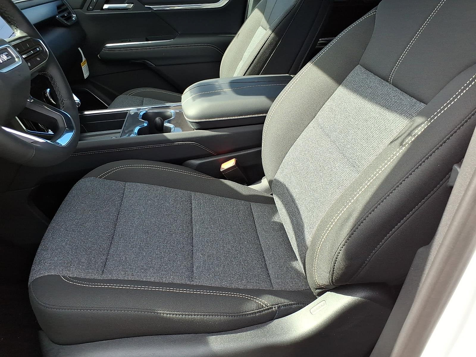 New 2027 GMC Acadia Elevation AWD/4WD image 15