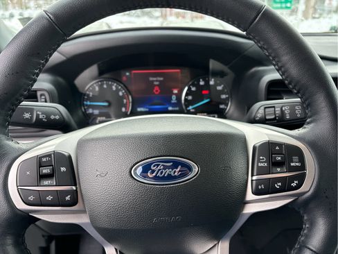 Used 2023 Ford Explorer XLT image 13