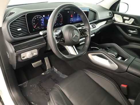 Used 2024 Mercedes-Benz GLS 580 GLS 580 w/ Warmth & Comfort Package image 14