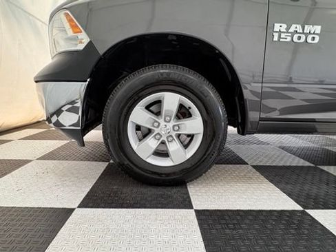 Used 2017 RAM 1500 ST w/ SXT Appearance Group AWD/4WD image 9