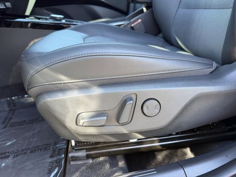 Used 2025 Kia Niro EX image 14