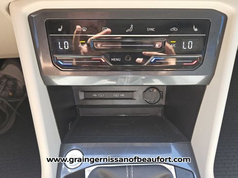 Used 2022 Volkswagen Tiguan SE FWD image 10