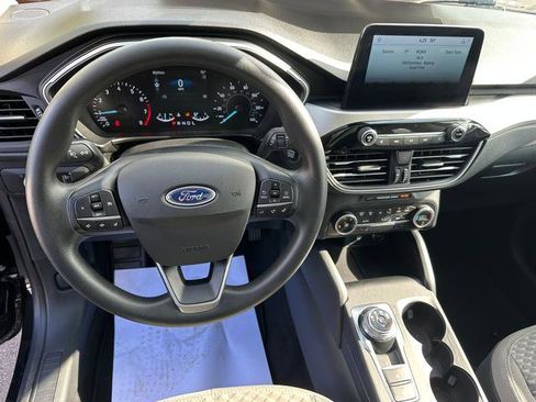 Used 2020 Ford Escape SE image 11